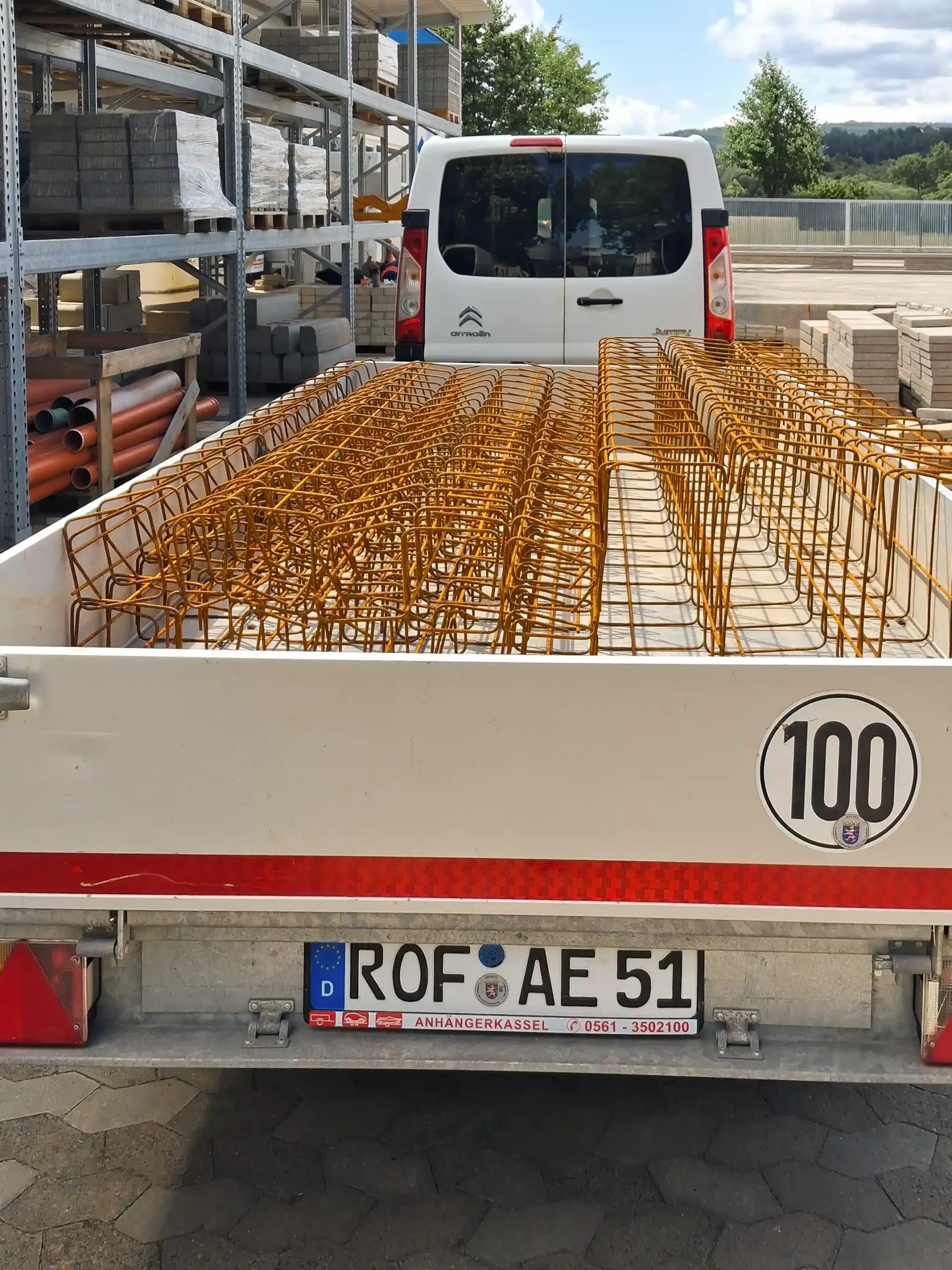 Unsere Bewehrungskörbe werden präzise nach Statikvorgabe gebogen und fachgerecht verrödelt - André Franz Bau