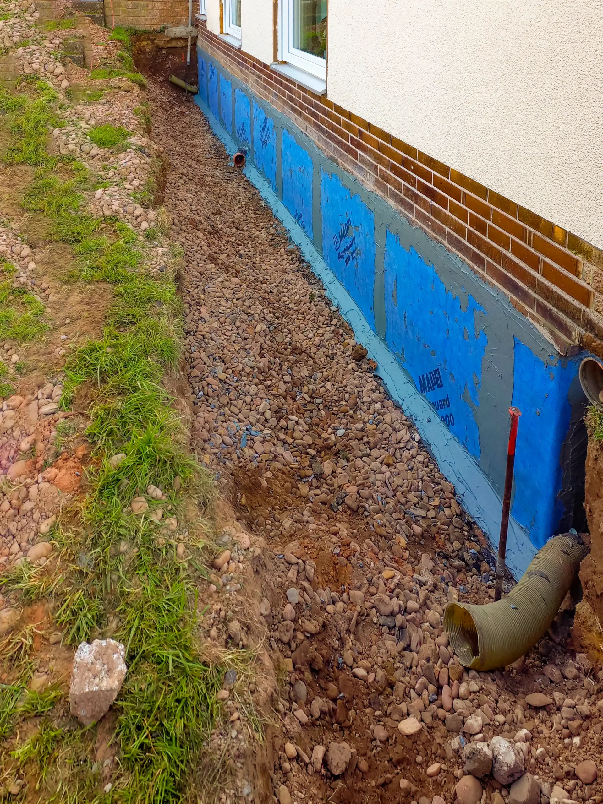 kellerwand_abdichten_allheim-heinebach Dauerhafter Schutz gegen Feuchtigkeit im Kellerbereich in Alheim-Heinebach - durch André Franz Bau